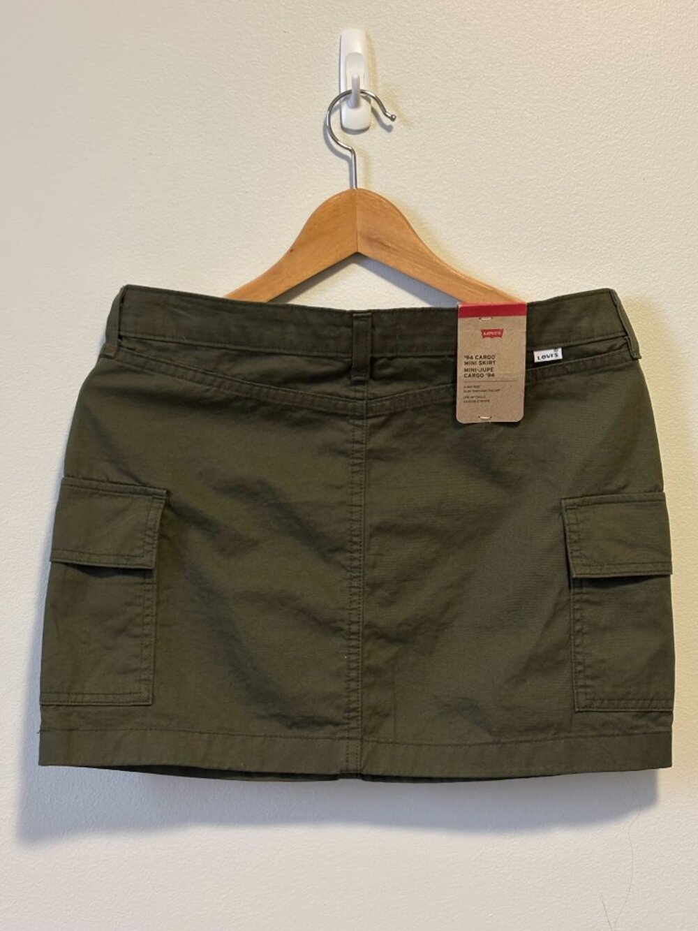 Levi's Cargo Mini Skirt - Brand New - 2 sizes available (24, 27) - Picture 8 of 13